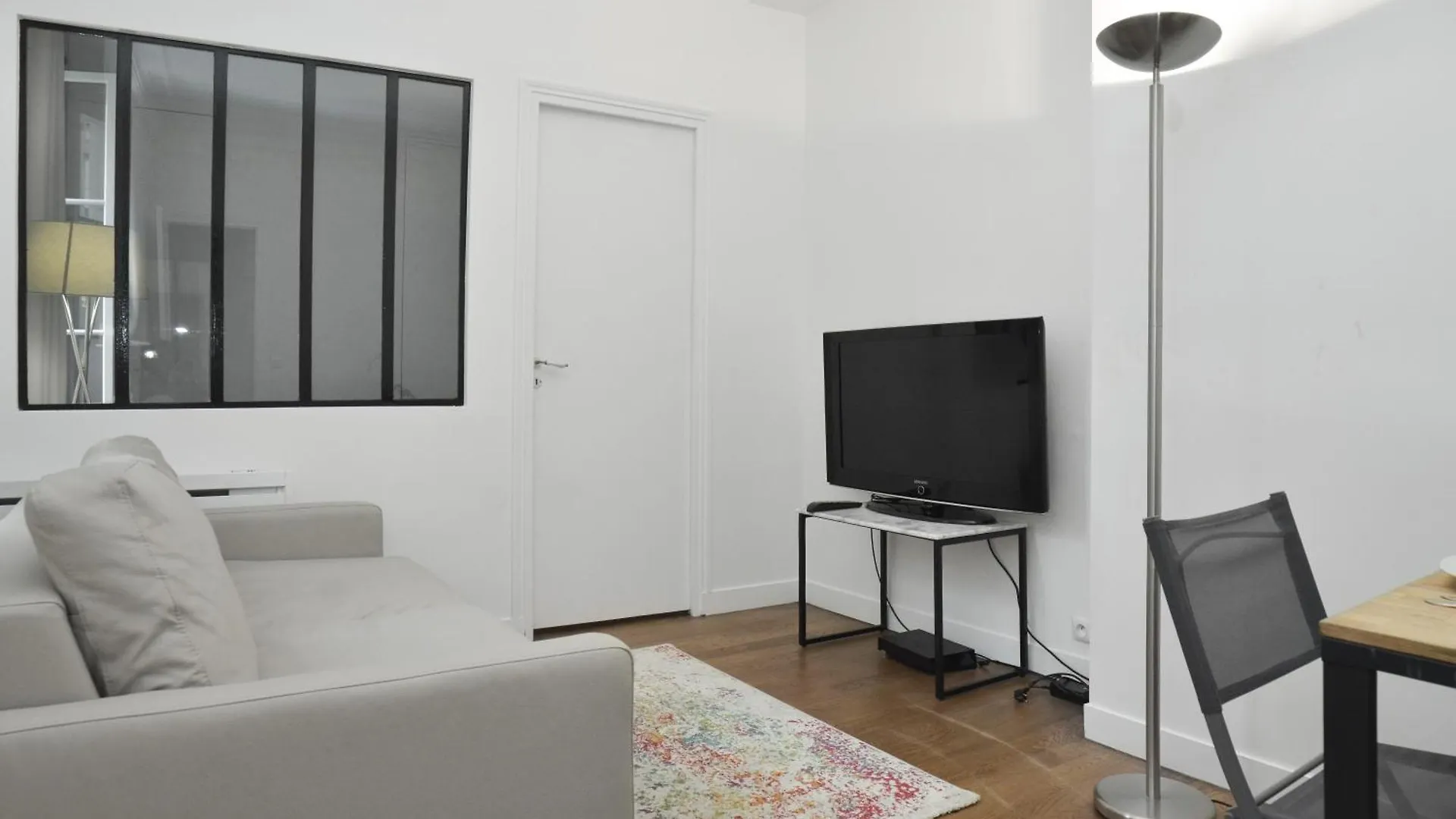 -Votre Nid Familial Parisien - Batignolles Apartamento 0*, Paris França